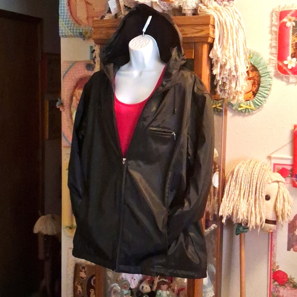 NWT,Vintage 90's,Black,Polyvinyl,Warm Winter Coat/Water & Stain Resistant 🖤